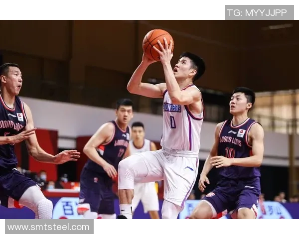 CCTV5直播上海队对决广东队精彩赛事分析与球员表现点评